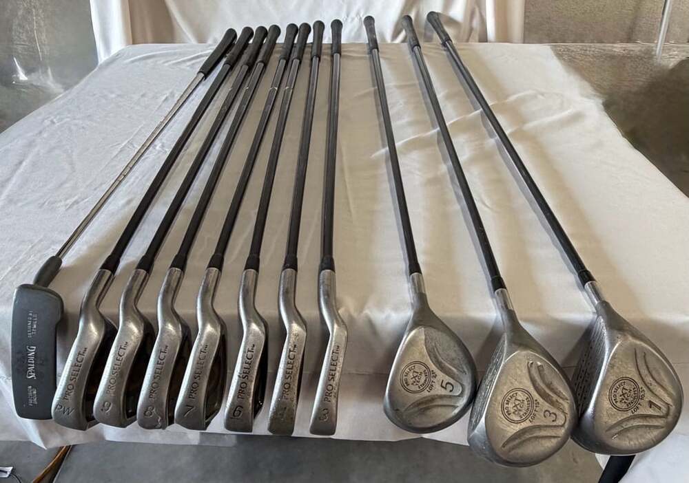 Vintage (90s) Pro Select Golf Club Set 11 Pieces. With bag.